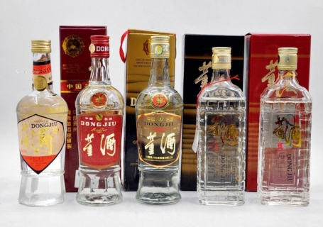 大庆回收红董褐董白董3款90年代的老董酒分别多少钱一瓶，各自介绍与特点分析